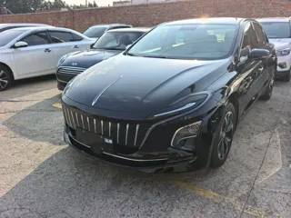 Hongqi E-QM5 2021 купить из Китая, цена 1 185 000 ₽ — Suifenhe Auto