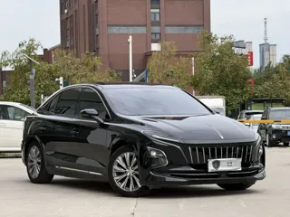 Hongqi E-QM5 2023 купить из Китая, цена 3 593 000 ₽ — Suifenhe Auto