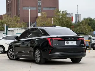 Hongqi E-QM5 2023 купить из Китая, цена 3 593 000 ₽ — Suifenhe Auto