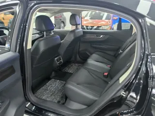 Hongqi E-QM5 2024 купить из Китая, цена 2 625 000 ₽ — Suifenhe Auto