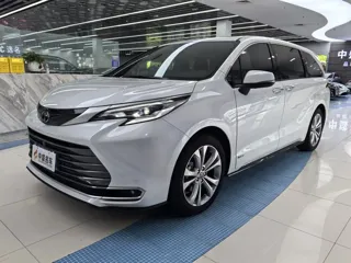 Toyota SIENNA 2025