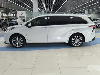 Toyota SIENNA 2025 купить из Китая, цена 8 274 000 ₽ — Suifenhe Auto