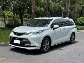 Toyota SIENNA 2026