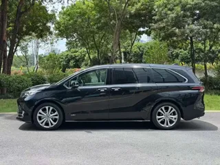 Toyota SIENNA 2024 купить из Китая, цена 7 967 000 ₽ — Suifenhe Auto