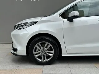 Toyota SIENNA 2025 купить из Китая, цена 7 048 000 ₽ — Suifenhe Auto