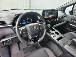 Toyota SIENNA 2024 купить из Китая, цена 8 216 000 ₽ — Suifenhe Auto