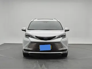 Toyota SIENNA 2024 купить из Китая, цена 7 180 000 ₽ — Suifenhe Auto