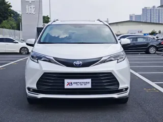Toyota SIENNA 2024 купить из Китая, цена 6 828 000 ₽ — Suifenhe Auto