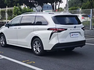 Toyota SIENNA 2024 купить из Китая, цена 6 828 000 ₽ — Suifenhe Auto