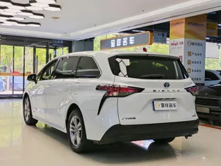 Toyota SIENNA 2024 купить из Китая, цена 6 949 000 ₽ — Suifenhe Auto