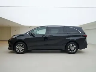 Toyota SIENNA 2024 купить из Китая, цена 7 121 000 ₽ — Suifenhe Auto