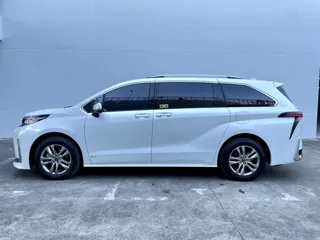 Toyota SIENNA 2024 купить из Китая, цена 7 906 000 ₽ — Suifenhe Auto