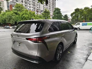 Toyota SIENNA 2025 купить из Китая, цена 7 341 000 ₽ — Suifenhe Auto