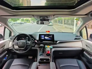 Toyota SIENNA 2025 купить из Китая, цена 6 897 000 ₽ — Suifenhe Auto