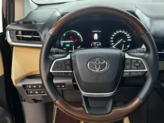 Toyota SIENNA 2024 купить из Китая, цена 7 695 000 ₽ — Suifenhe Auto
