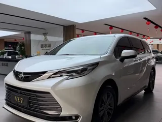 Toyota SIENNA 2026