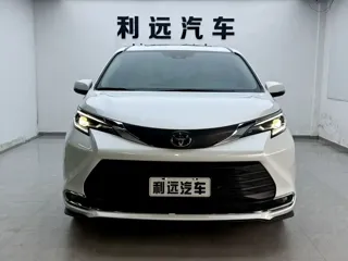 Toyota SIENNA 2025 купить из Китая, цена 7 255 000 ₽ — Suifenhe Auto