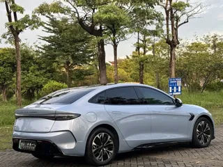 BYD Seal 2023 купить из Китая, цена 3 564 000 ₽ — Suifenhe Auto