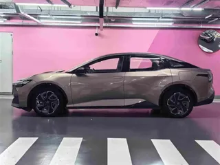 Toyota bZ3 2023 купить из Китая, цена 3 945 000 ₽ — Suifenhe Auto