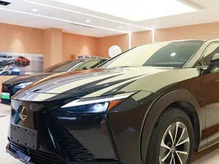 Lexus RZ 2023