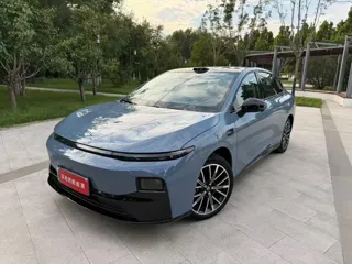 Leapmotor B01 2025 купить из Китая, цена 3 023 000 ₽ — Suifenhe Auto