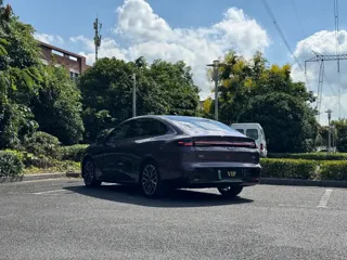 Leapmotor B01 2025 купить из Китая, цена 2 896 000 ₽ — Suifenhe Auto