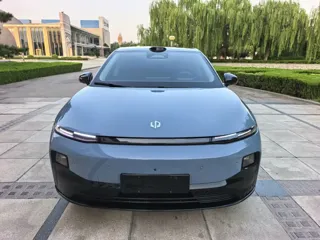 Leapmotor B01 2025 купить из Китая, цена 2 990 000 ₽ — Suifenhe Auto
