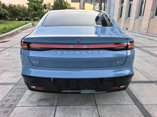 Leapmotor B01 2025 купить из Китая, цена 2 990 000 ₽ — Suifenhe Auto