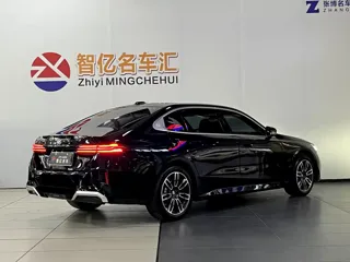BMW 5 Series 2025 купить из Китая, цена 6 969 000 ₽ — Suifenhe Auto