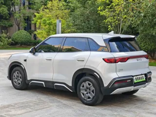 BYD Yuan UP 2025 купить из Китая, цена 1 730 000 ₽ — Suifenhe Auto
