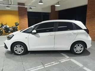 Honda Fit 2023 купить из Китая, цена 1 268 000 ₽ — Suifenhe Auto