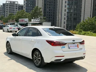 Ford Escort 2021 купить из Китая, цена 1 357 000 ₽ — Suifenhe Auto