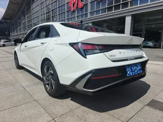 Hyundai Elantra 2023 купить из Китая, цена 1 345 000 ₽ — Suifenhe Auto
