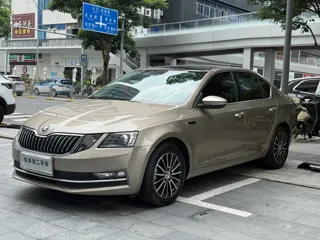 Skoda Octavia 2018 купить из Китая, цена 1 383 000 ₽ — Suifenhe Auto