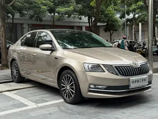 Skoda Octavia 2018 купить из Китая, цена 1 383 000 ₽ — Suifenhe Auto