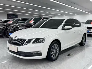 Skoda Octavia 2022 купить из Китая, цена 1 475 000 ₽ — Suifenhe Auto