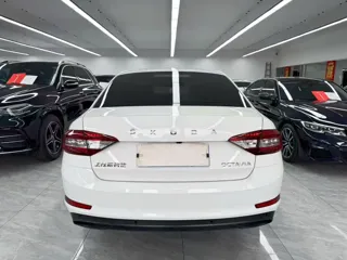 Skoda Octavia 2022 купить из Китая, цена 1 475 000 ₽ — Suifenhe Auto