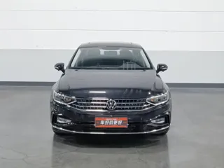 Volkswagen Magotan 2024 купить из Китая, цена 2 263 000 ₽ — Suifenhe Auto