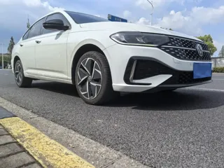 Volkswagen Lavida 2023 купить из Китая, цена 1 233 000 ₽ — Suifenhe Auto