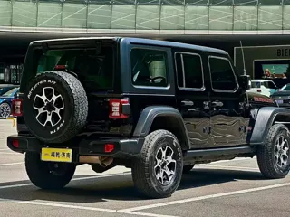 Jeep Wrangler 2024 купить из Китая, цена 6 146 000 ₽ — Suifenhe Auto