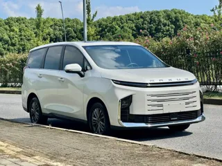 Maxus G50 2025 купить из Китая, цена 2 711 000 ₽ — Suifenhe Auto