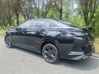 Dongfeng Aeolus Yixuan 2023 купить из Китая, цена 1 043 000 ₽ — Suifenhe Auto