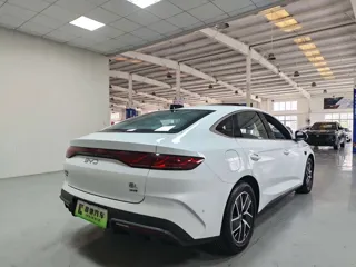 BYD Qin 2025 купить из Китая, цена 2 907 000 ₽ — Suifenhe Auto