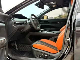 Changan UNI-V 2024 купить из Китая, цена 2 555 000 ₽ — Suifenhe Auto