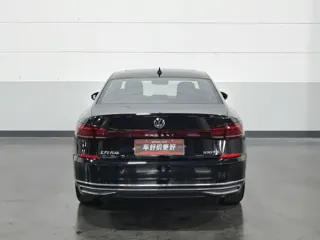 Volkswagen Passat 2024 купить из Китая, цена 3 409 000 ₽ — Suifenhe Auto