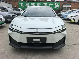 Toyota bZ3 2023 купить из Китая, цена 3 221 000 ₽ — Suifenhe Auto