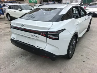 Toyota bZ3 2023 купить из Китая, цена 3 221 000 ₽ — Suifenhe Auto
