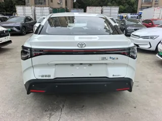 Toyota bZ3 2023 купить из Китая, цена 3 221 000 ₽ — Suifenhe Auto