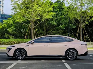 Nissan N7 2025 купить из Китая, цена 3 533 000 ₽ — Suifenhe Auto