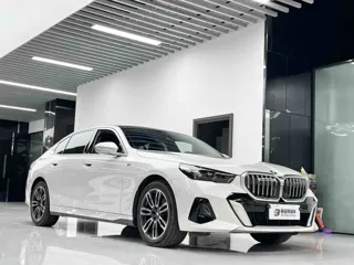 BMW 5 Series 2025 купить из Китая, цена 6 320 000 ₽ — Suifenhe Auto